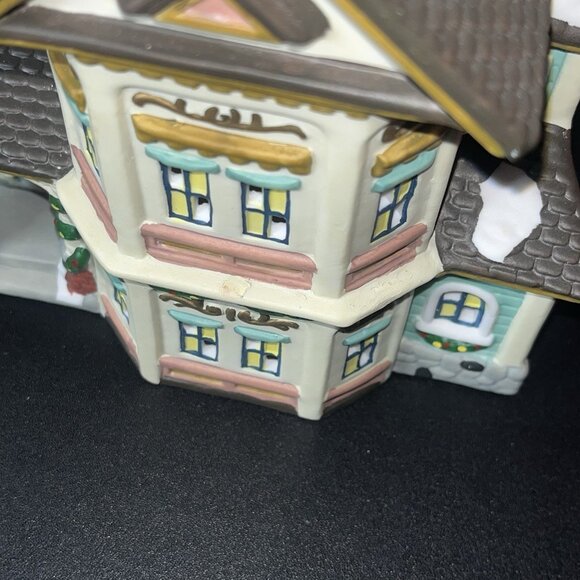 Dickens Towne Series SWEET SHOPPE 1997 Christmas Village Vintage Hand Painted - Picture 3 of 16